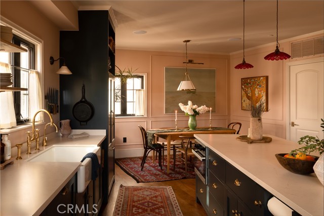 Image 17 of 53 For 734 Parkman