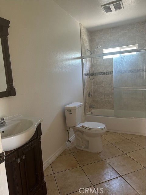 3831 Wall Street, Los Angeles CA: https://media.crmls.org/medias/4e24786b-6d03-4cf9-9850-4c8700e5ef84.jpg