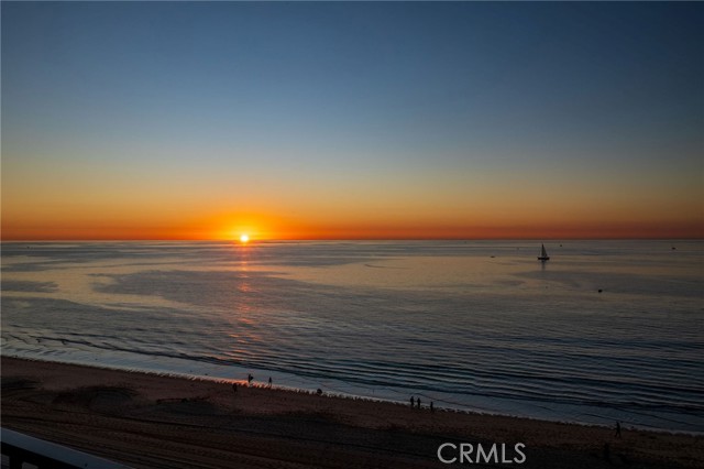 Detail Gallery Image 11 of 44 For 555 Esplanade #320,  Redondo Beach,  CA 90277 - 2 Beds | 2 Baths