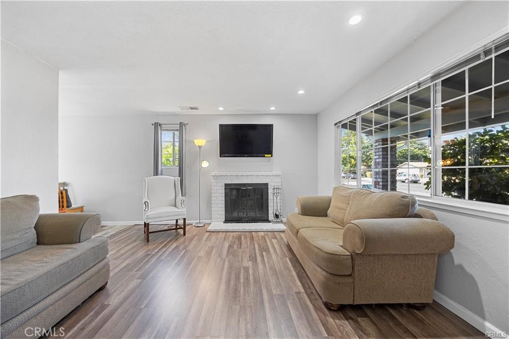 MLS #IG25268142 image #17