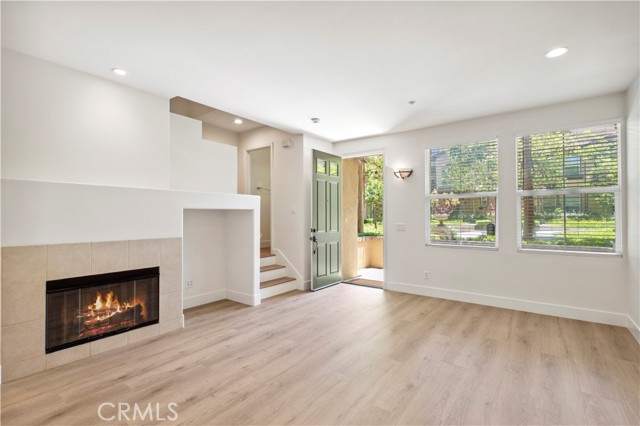 205 Danbrook, Irvine CA: https://media.crmls.org/medias/4e25acb8-d3b7-45a0-9043-50c96dec6dda.jpg