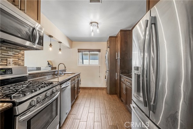 Detail Gallery Image 11 of 50 For 11367 Pope Ave, Lynwood,  CA 90262 - – Beds | – Baths