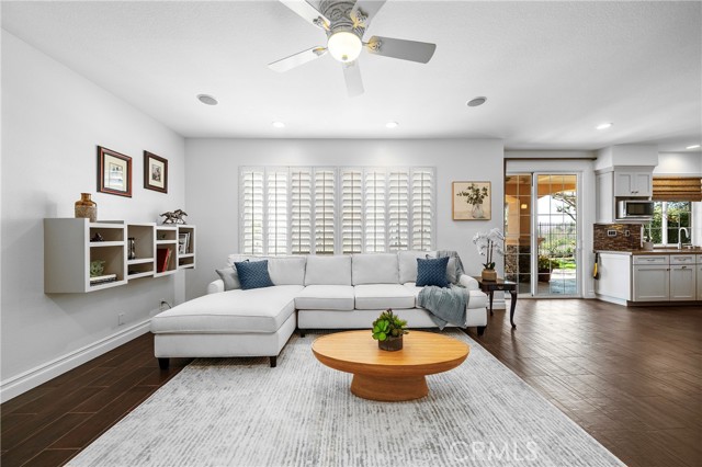 632 Hartwell Court, Altadena CA: https://media.crmls.org/medias/4e264ab4-8c59-40c1-bcf7-c5c6a4182297.jpg