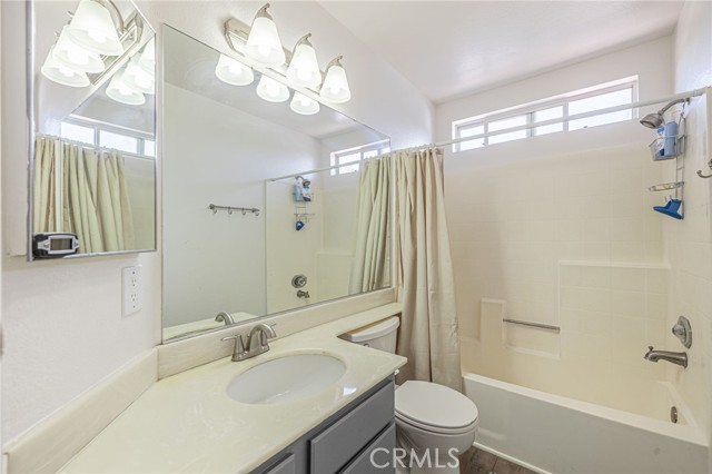 Detail Gallery Image 29 of 39 For 3336 E Avenue Q10, Palmdale,  CA 93550 - 4 Beds | 3 Baths