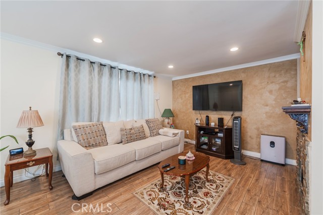 Detail Gallery Image 6 of 28 For 13959 Arthur Ave #1,  Paramount,  CA 90723 - 3 Beds | 2/1 Baths