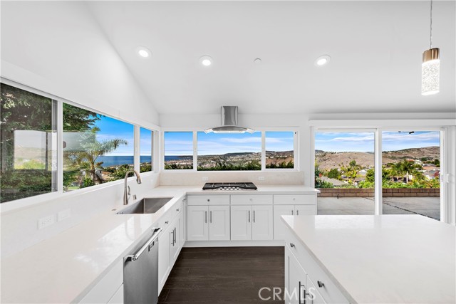 701 Avenida Presidio, San Clemente CA: https://media.crmls.org/medias/4e26f43b-7d57-4e48-967a-4b0b7ef20370.jpg