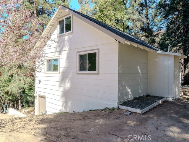 Detail Gallery Image 22 of 27 For 660 Acacia, Crestline,  CA 92325 - 2 Beds | 1 Baths