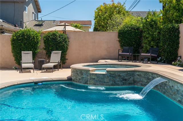 17131 Pinehurst Lane, Huntington Beach CA: https://media.crmls.org/medias/4e28ca96-ad0c-4e96-9ca1-0038a8710305.jpg