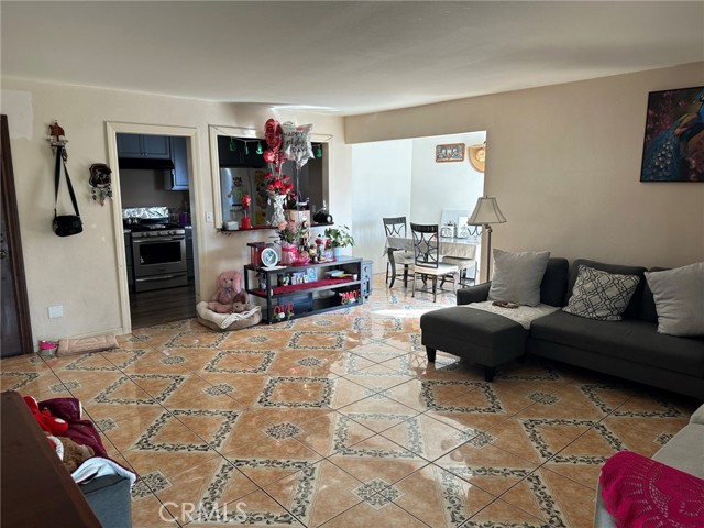 Detail Gallery Image 9 of 15 For 309 Lang Ave, La Puente,  CA 91744 - 3 Beds | 2 Baths