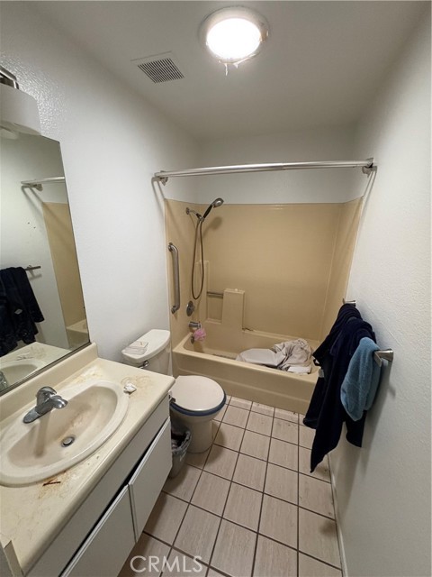 Detail Gallery Image 6 of 10 For 4791 Macadamia Ct, Oceanside,  CA 92057 - 3 Beds | 2 Baths