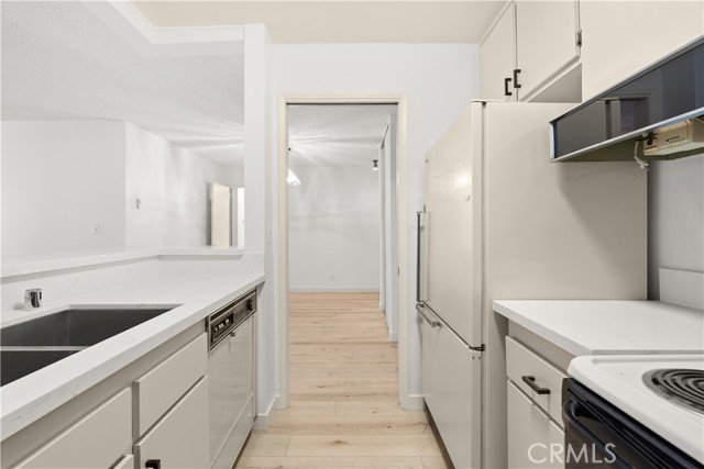 Detail Gallery Image 11 of 32 For 8740 Tuscany Ave #109,  Playa Del Rey,  CA 90293 - 1 Beds | 1 Baths