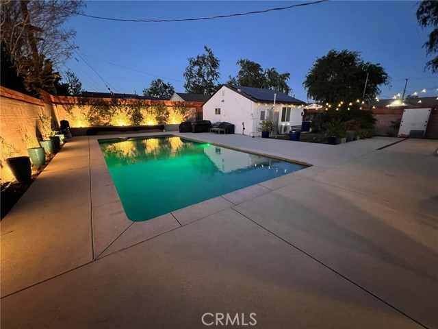 Detail Gallery Image 27 of 37 For 20933 Hemmingway St, Canoga Park,  CA 91304 - 4 Beds | 3 Baths