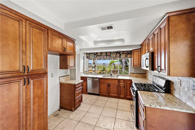 27951 Nevado, Mission Viejo CA: https://media.crmls.org/medias/4e2998e1-cff7-4bd7-8df3-ee929bd93d39.jpg