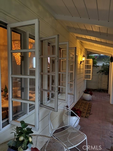 https://media.crmls.org/medias/4e29d46d-ce11-4304-8734-6384fb2b91ca.jpg?preset=X-Large