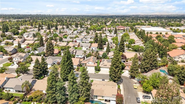 Detail Gallery Image 34 of 37 For 2290 Warwick Ave, Fresno,  CA 93720 - 4 Beds | 3 Baths