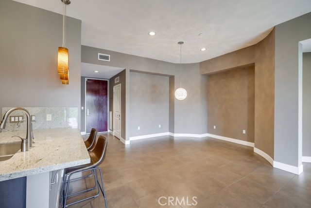 Detail Gallery Image 18 of 75 For 402 Rockefeller #410,  Irvine,  CA 92612 - 2 Beds | 2/1 Baths