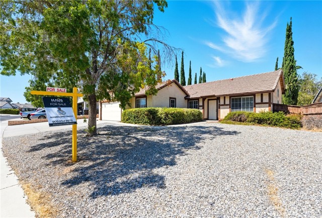 14698 King Canyon Road, Victorville CA: https://media.crmls.org/medias/4e2acdcc-ee0b-46ef-a461-69a1919faa72.jpg