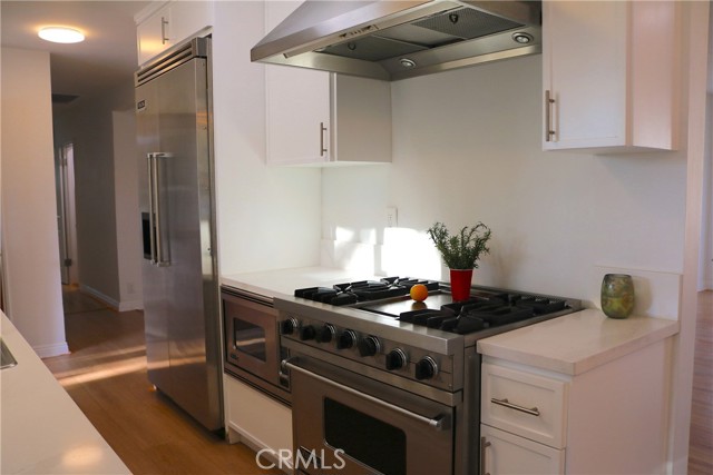 Detail Gallery Image 11 of 19 For 6454 Baird, Reseda,  CA 91335 - 4 Beds | 2/1 Baths