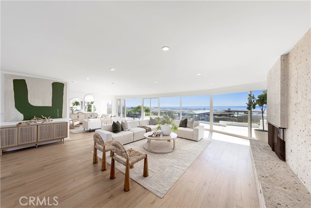 Detail Gallery Image 1 of 30 For 1921 Sabrina, Corona Del Mar,  CA 92625 - 5 Beds | 4/1 Baths