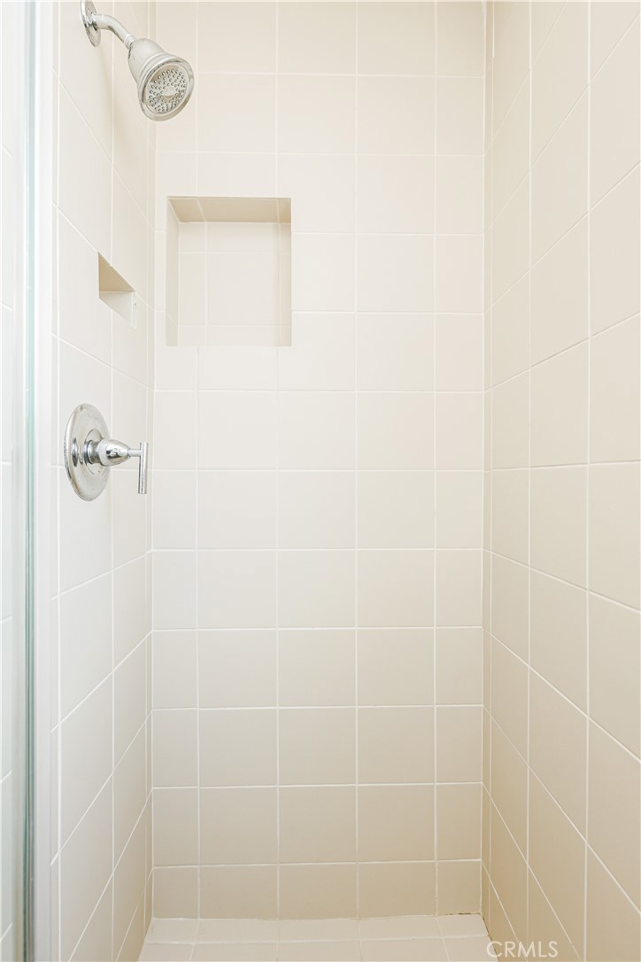 https://media.crmls.org/medias/4e2c1e1f-c2c3-4ef0-a563-803a8576fca3.jpg?preset=X-Large