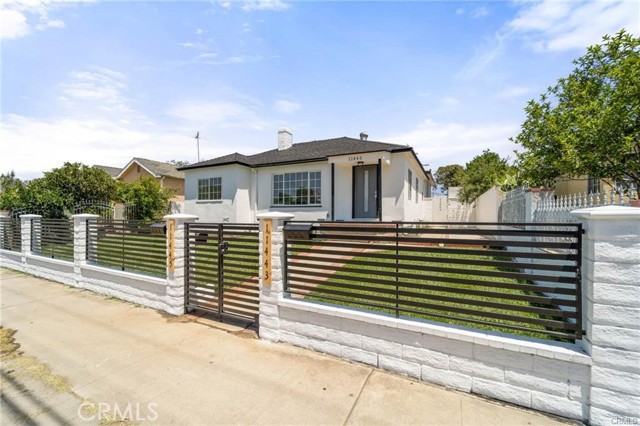 11445 Saticoy Street, North Hollywood CA: https://media.crmls.org/medias/4e2c59d9-b058-4f06-a637-d83224537c3c.jpg