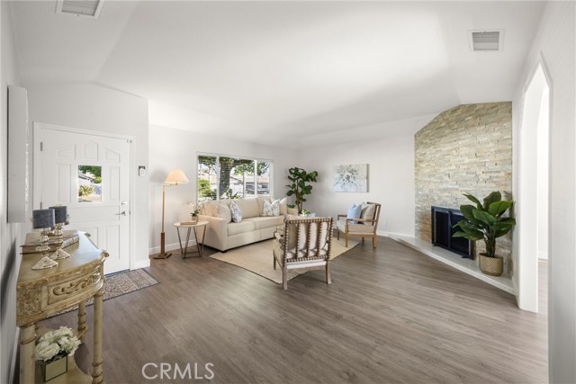 Detail Gallery Image 5 of 42 For 23633 Fair Weather, Canyon Lake,  CA 92587 - 3 Beds | 2 Baths