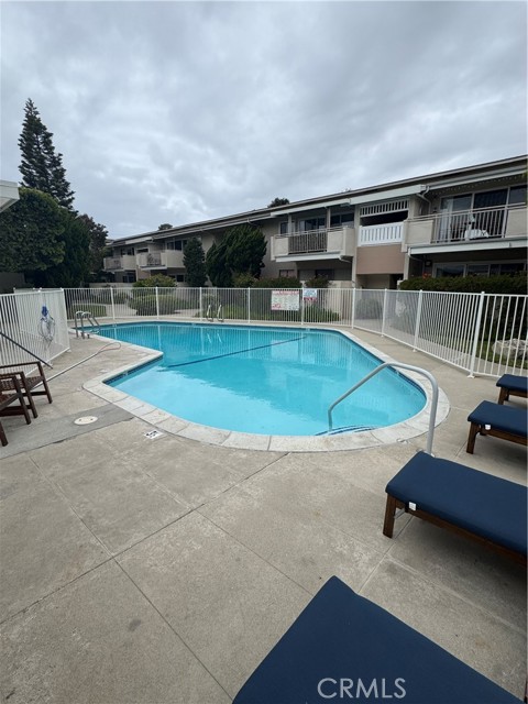 3230 Merrill Drive, Torrance CA: https://media.crmls.org/medias/4e2cf5ef-3536-4d8d-8726-7dc5ca9f2fba.jpg