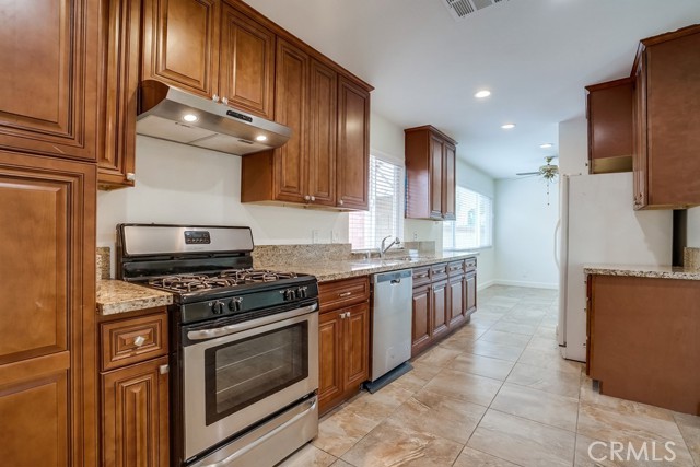 650 W Florence Avenue, La Habra CA: https://media.crmls.org/medias/4e2dab82-025f-435d-b210-125cc6c9fd76.jpg