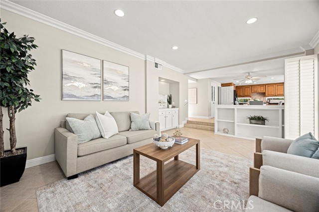 45 Colonial, Irvine CA: https://media.crmls.org/medias/4e2dbc25-ff7c-422e-8826-160d8cd293ad.jpg
