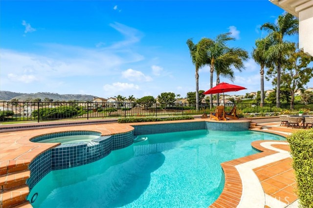 5 Marbella, Dana Point CA: https://media.crmls.org/medias/4e2dd881-8a08-4a0c-a960-d22ee605a3a7.jpg