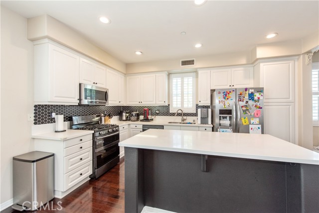 Detail Gallery Image 4 of 35 For 11 Travis Rd, Buena Park,  CA 90621 - 3 Beds | 3/1 Baths