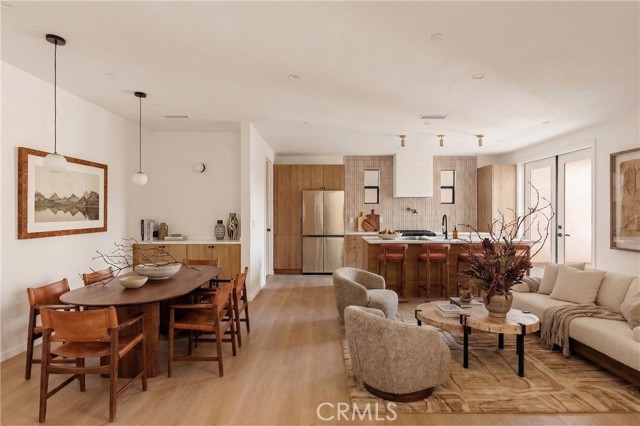 Detail Gallery Image 3 of 28 For 17852 Saticoy St, Reseda,  CA 91335 - 4 Beds | 3/1 Baths