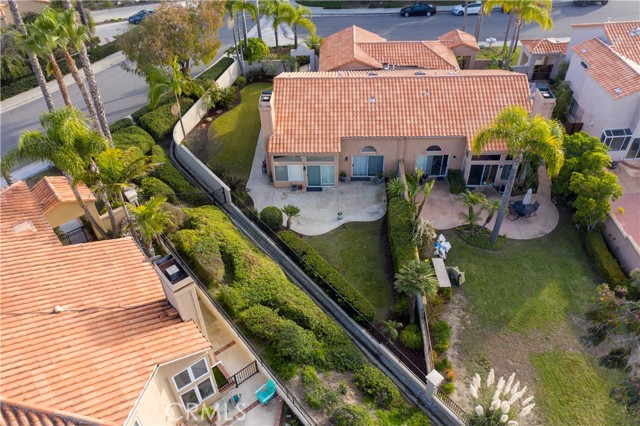 27 Genoa, Laguna Niguel CA: https://media.crmls.org/medias/4e2fab6e-a0f0-4fba-8bb7-eaba9982b014.jpg