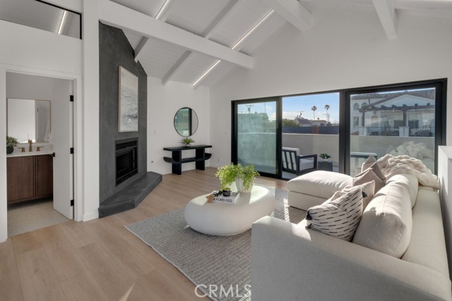 58 66th Place, Long Beach CA: https://media.crmls.org/medias/4e30002b-7f1f-403d-9de9-411777e5d247.jpg