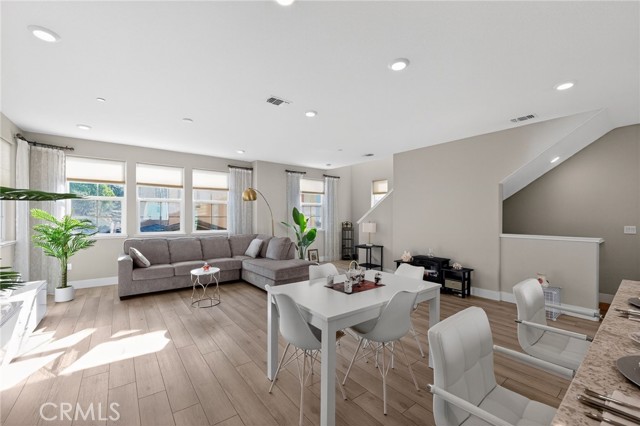 Detail Gallery Image 5 of 67 For 1303 Antonella, Hayward,  CA 94541 - 3 Beds | 3/1 Baths