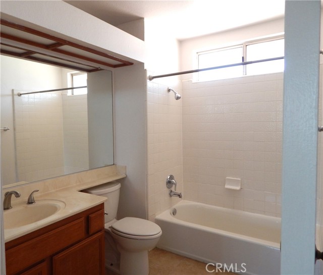 1829 Rockcrest Drive, Corona CA: https://media.crmls.org/medias/4e306698-7c90-48e0-84b4-86dc8b89ca4d.jpg