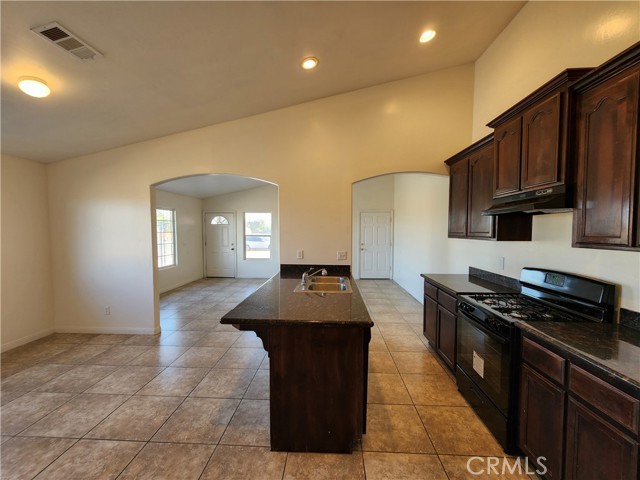 Detail Gallery Image 3 of 21 For 7641 Walpole Ave, California City,  CA 93505 - 3 Beds | 2 Baths
