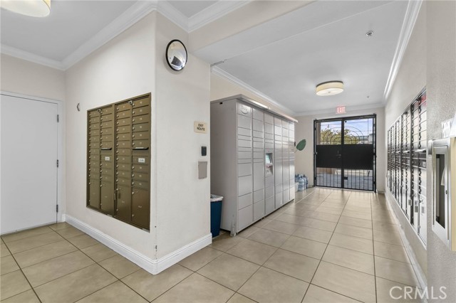 Detail Gallery Image 3 of 27 For 360 W Avenue 26 #225,  Los Angeles,  CA 90031 - 2 Beds | 2 Baths