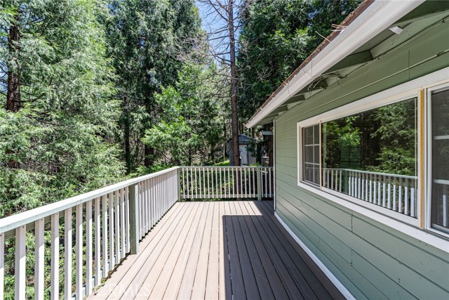 23120 Sycamore Lane, Crestline CA: https://media.crmls.org/medias/4e30dbce-583c-4702-87df-abbc03f1148c.jpg