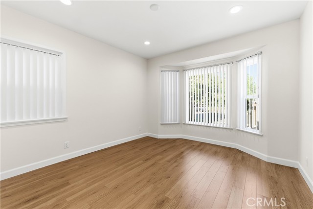 Detail Gallery Image 22 of 29 For 15210 Cohasset St, Van Nuys,  CA 91405 - 4 Beds | 3 Baths