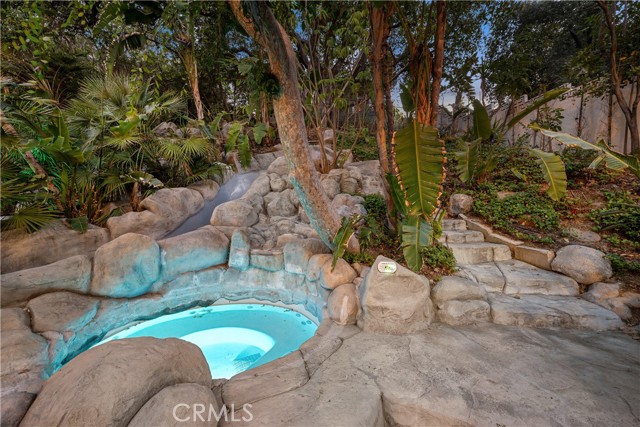 Detail Gallery Image 5 of 46 For 4609 Louise Ave, Encino,  CA 91316 - 5 Beds | 5/1 Baths