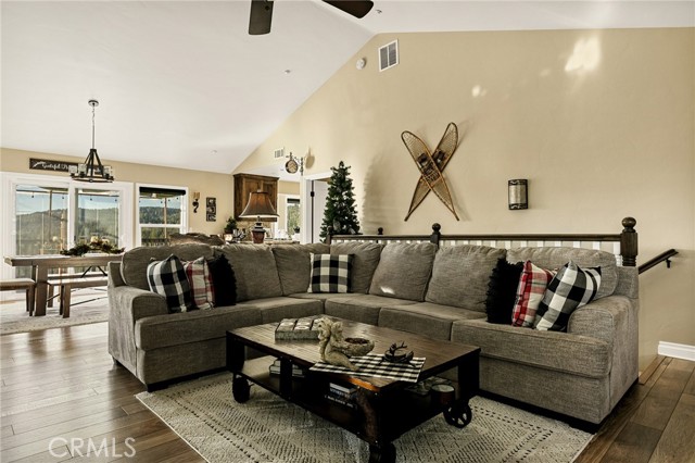 Detail Gallery Image 6 of 30 For 26680 Merced, Lake Arrowhead,  CA 92352 - 3 Beds | 2/1 Baths