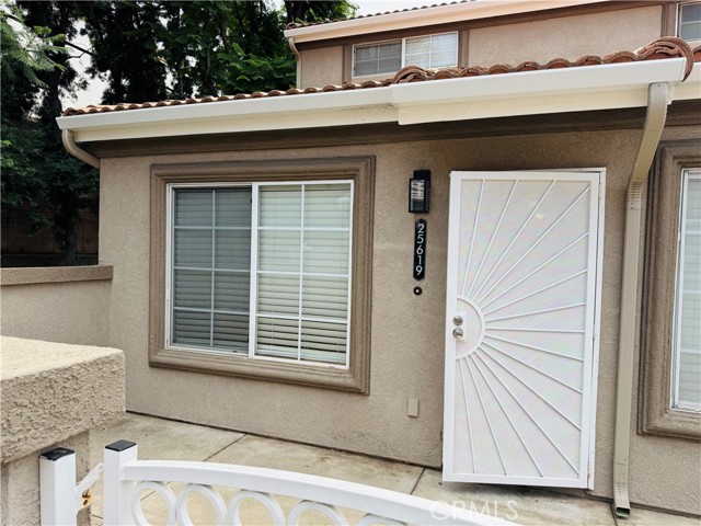 Detail Gallery Image 1 of 26 For 25619 Prospect Ave, Loma Linda,  CA 92354 - 3 Beds | 3 Baths