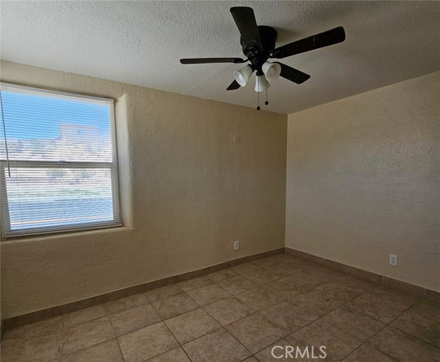 Detail Gallery Image 3 of 8 For 301 N 1st Ave #1,  Barstow,  CA 92311 - 1 Beds | 1 Baths