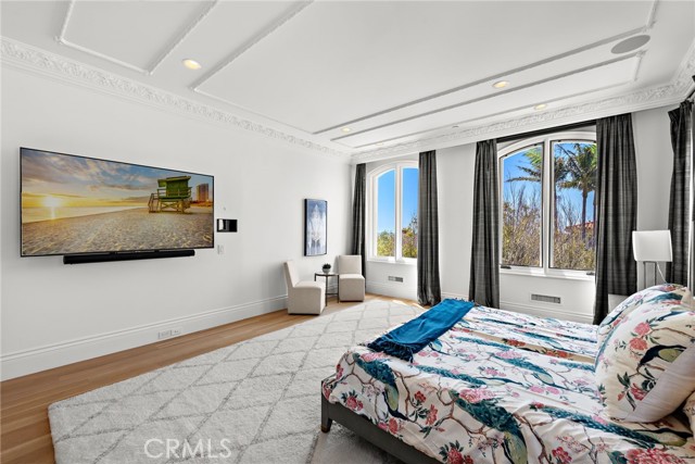 Detail Gallery Image 33 of 75 For 530 Kings Rd, Newport Beach,  CA 92663 - 5 Beds | 4/3 Baths