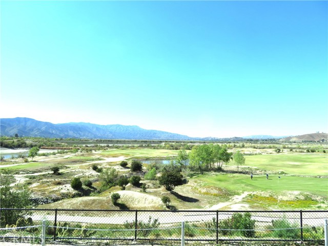 29157 Sunforest, Lake Elsinore CA: https://media.crmls.org/medias/4e33ef23-fd34-4493-b3a7-5b638f2922ad.jpg