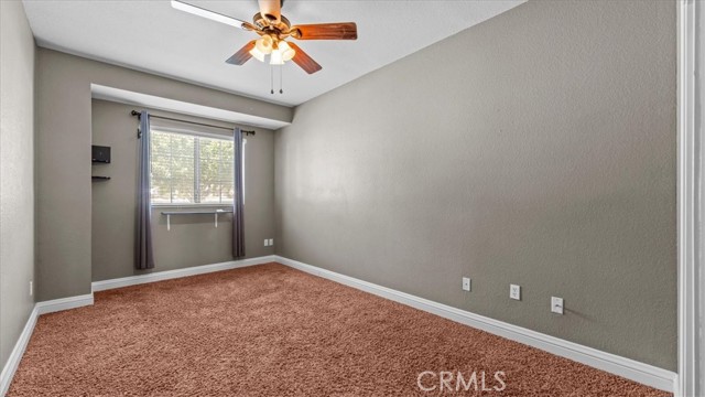 3035 Ohio Avenue, San Bernardino CA: https://media.crmls.org/medias/4e341998-e67e-4e02-9d17-e57bb59c11f6.jpg