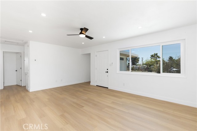 Detail Gallery Image 4 of 22 For 55650 Navajo Trl, Yucca Valley,  CA 92284 - 2 Beds | 1 Baths