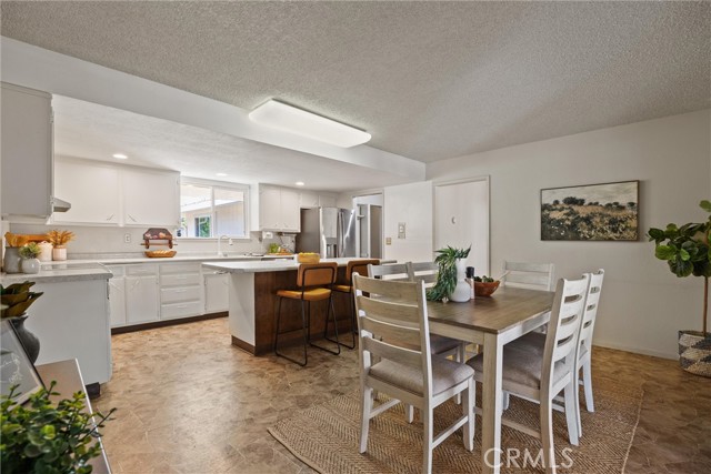 657 Villa Drive, Chico CA: https://media.crmls.org/medias/4e353836-22ff-4dc3-be8a-bbb4c3815711.jpg