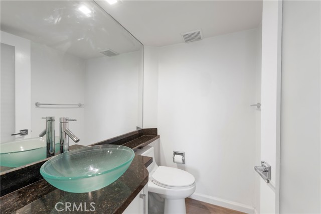 5220 Medina Road, Woodland Hills CA: https://media.crmls.org/medias/4e36e1ce-7628-402c-9b7f-57baca9db821.jpg
